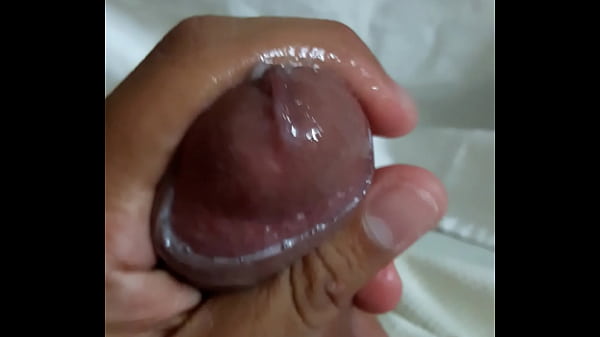 Play MP4 - Eyaculando un poco mientras me masturbaba