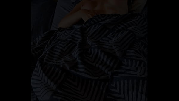 Nonton Not Shy Milf Wakes Up And Makes An Intimate Show For Her Friend Watching thumbnail