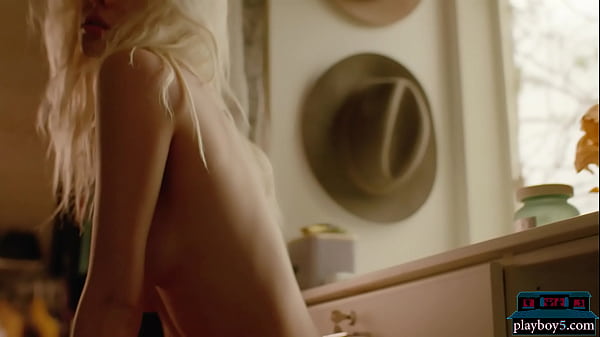 Blonde MILF beauty from Texas EmileeAnn Miller_striptease for Playboy