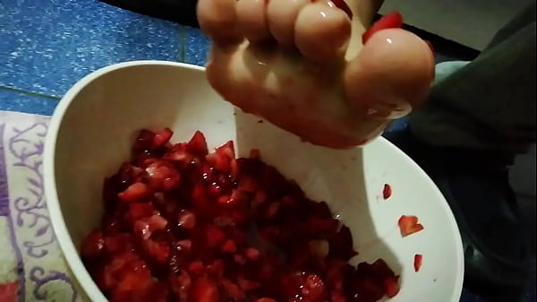 Crushing strawberrieswith myfeet