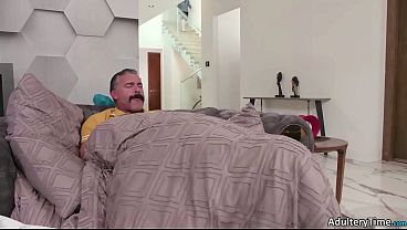 Charles Dera Facefucks Chloe Rose thumbnail