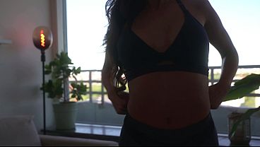 Nonton Upside Down Handjob &ndash; Facial Self-kiss Finish thumbnail