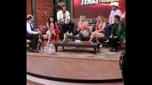 Gira de medios junto a barbaramontxxx y renatamendozax pra mundoxoficialluego ya le hismea os que d&iacute;a nos ven al aire 