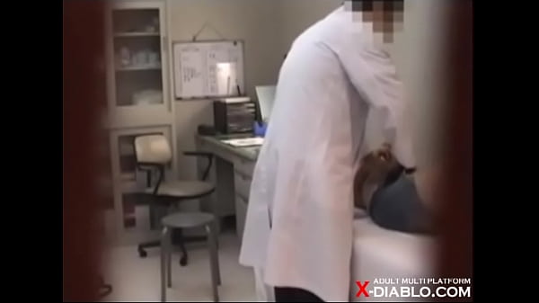 Play MP4 - ミニスカから伸びる美脚が魅力的な22歳女子大生のナナコさん　恥ずかしすぎる開脚内診台診察