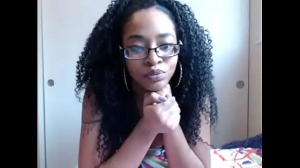 Curve_ebony showing hairy pussy