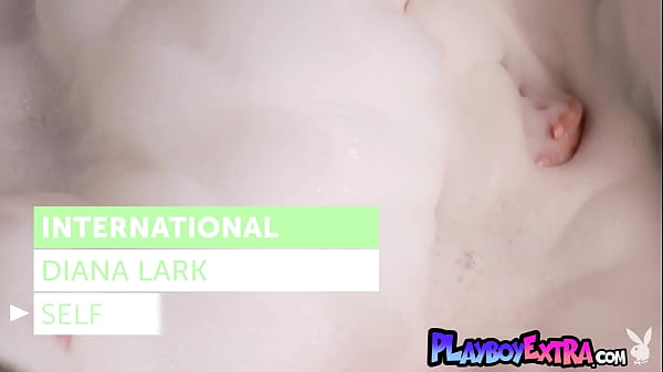 Nonton Glamorous All Natural Petite Naked Babe Creaming Her Silky Skin thumbnail