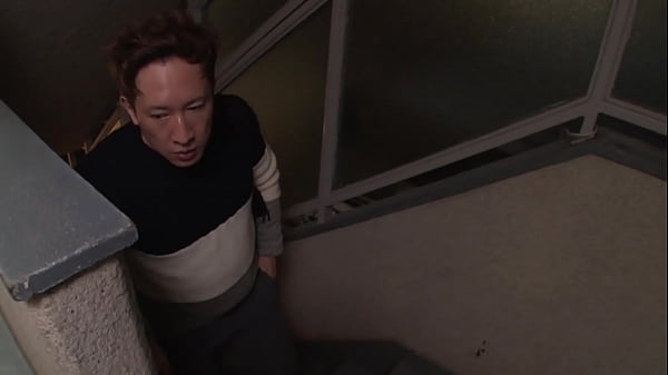 Play MP4 - https&colon;&sol;&sol;bit&period;ly&sol;3rB5R1J　同居人とケンカし薄着姿で部屋を追い出されてしまった隣の可愛い女の子「ほとぼりが冷めるまで」と僕の部屋にいて貰うことになったが無防備すぎるおっぱいと見えそうな下着に興奮し我慢できず&hellip;　嫌がったのは最初だけ！お掃除フェラまでしてしまう超ドスケベ女！【パート3】