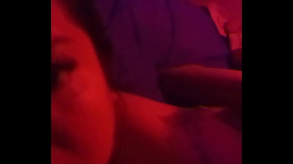 Play MP4 - Hot wife cogida por single durante video llamada con cornudo y fans