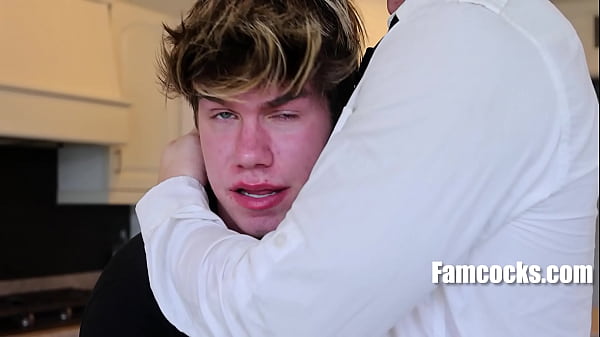 Play MP4 - Stepdad Consoles Me After My Date Ghosted Me