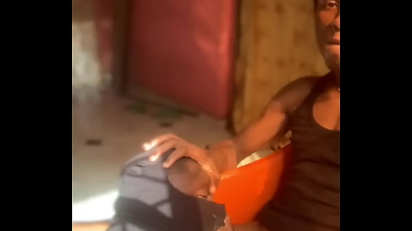 Play MP4 - Ebony sassy slut