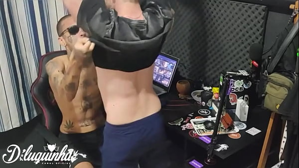 Me Divertindo Um Amigo De thumbnail