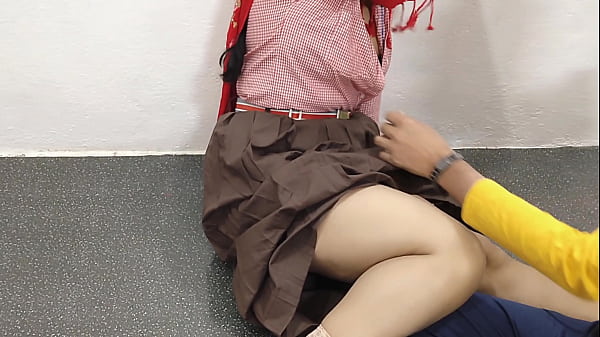 Play MP4 - Perfect teen girlfriend fucked with boyfriend