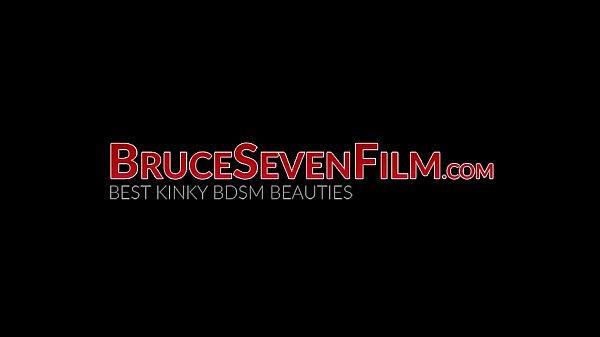 Nonton Four Sapphic Hotties Dildoing Asses thumbnail