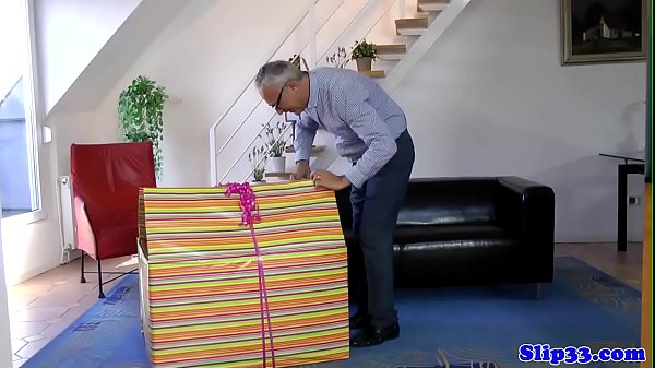 Teen and milf shareseniorshard cock