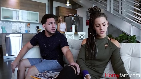 Play MP4 - Stepsister never lets me down even when GF does