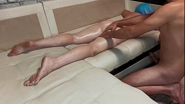 Play MP4 - The masseur fucked the client