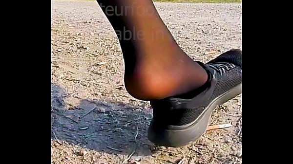 Shoeplay Dangling_Dipping_Nylons sneakers_Feet footfetish_clip video foot_toe Girlslips out of her sweatystinky_shoes