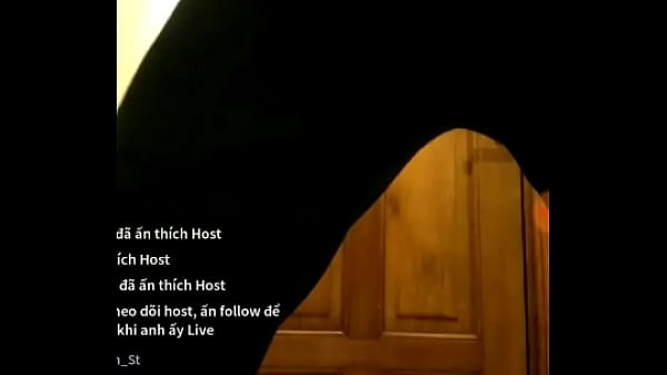 Anh trai ng&acirc_n h&agrave_ng xả lũ