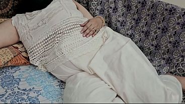 Gorgeous Bbw Muslim Bhabhi Deserves Hot Anal, Dever Fucking Desi Big Ass In Hindi thumbnail