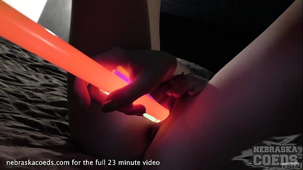 19yo arena fox glowstick gaping and pussy stretching_kink video