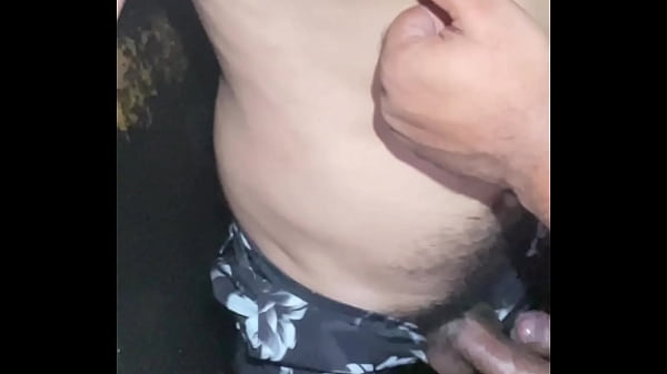 Grande Urso Hetero Gozou Na Boca Do Boy Desconhecido. thumbnail