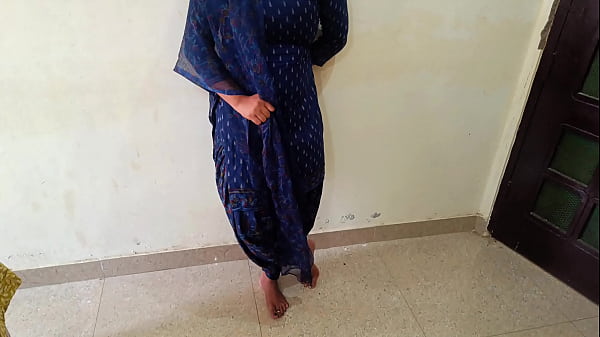 Play MP4 - 19 years younge Indian muslim step sister-in-law stocking step brother-in-law and first time painful fucking in doggy style she was sucking step brother hard dick in mouth and full romance in natural Hindi voice