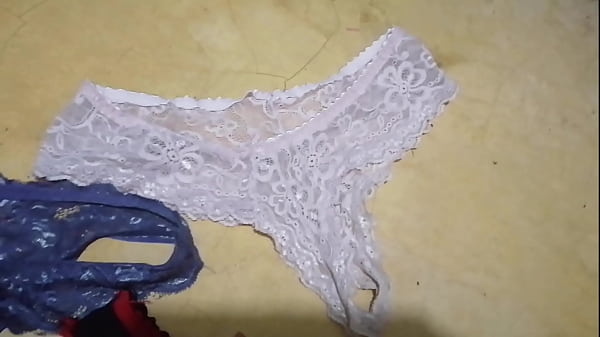 Cu&ntilde;ada tangas espiando 