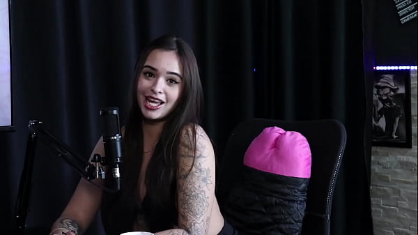 Começou a_ficar com casais_um enfiava o pau a outra metia_a buceta_e perdeu a virgindade com Bahala Model_DJ Rafa_Loira