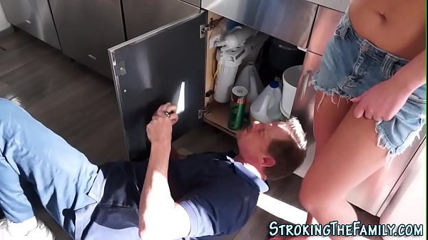 Play MP4 - Licked teen stepdaughter