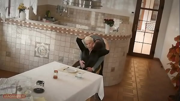 Nonton Beautiful Classy Sex With Blonde Goddess Blanche Bradburry thumbnail