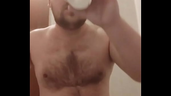 Полное видео: волосатый ГЕЙ снова дрочит свой ОГРОМНЫЙ член на камеру, ГЛОТАЕТ свежую СПЕРМУ, обливает ЛИЦО кончей! thumbnail