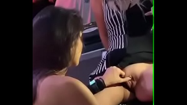 Carolina Abril makes cunilingus to girl 