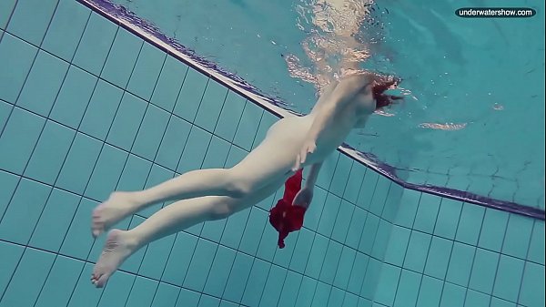 Play MP4 - Hot naked girls underwater in the pool