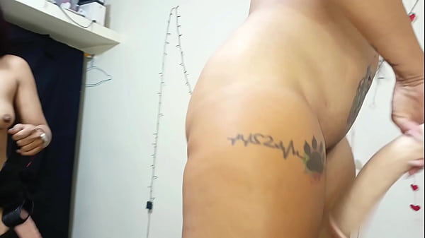 We have LESBIAN SEX in front of the painter - HOW MORBO 