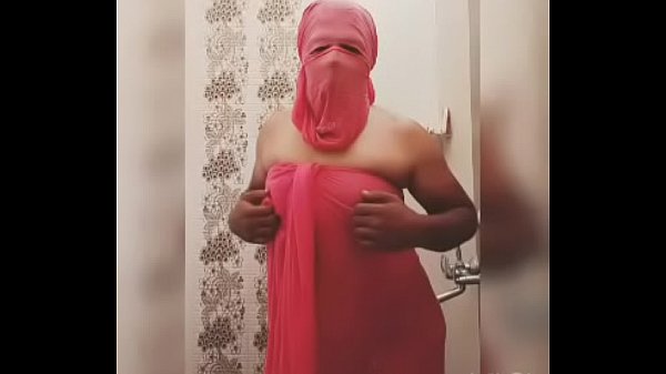 Hot Sissy nude in bathroom