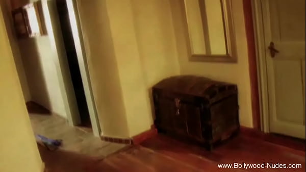 She Wants To Be Naked TonightAnd Shows Her Sexy Body