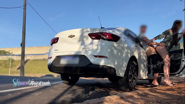 N&atilde;o Resistimos E Paramos Na Rua Para Gozar Gostoso E Quase Fomos Pegos Varias Vezes thumbnail