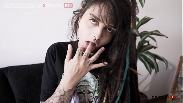 Play MP4 - Garota Gostosa faz ANAL e deixa namorado gozar dentro do cuzinho - Dread Hot