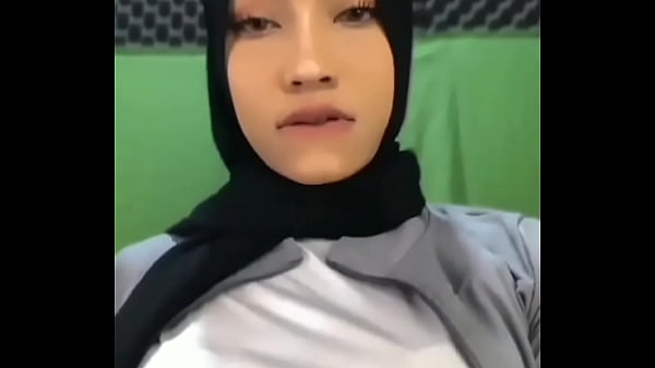 Play MP4 - ayu salim