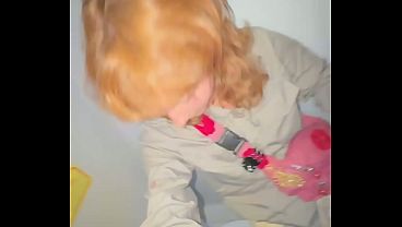 Nonton Pissing On The Bus Seat... Look How I'm Wetting Everything thumbnail