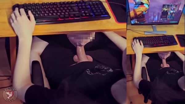 Play MP4 - Suck my boyfriends cock while he playing Dota 2