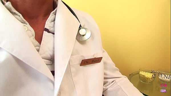 Nonton The Pervy Therapist Assists The Blonde Individual In Overcoming Her Phobia Of Snakes Via Sexual Stimulation thumbnail