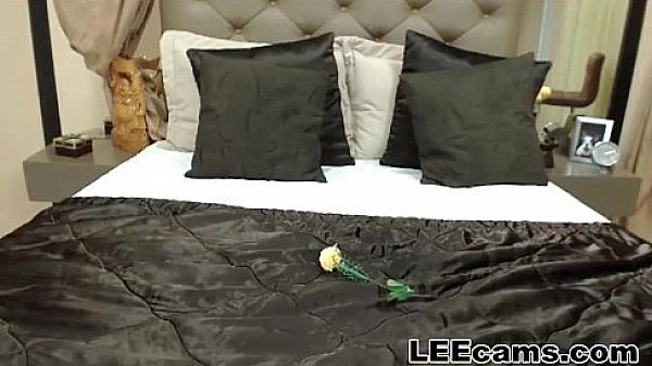 Funny brunette live cam 