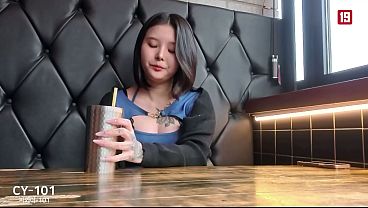 Nonton 19yro Tattoo Girl's First Sex Video thumbnail