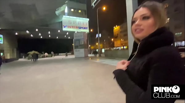 Play MP4 - Martina Smeraldi si fa scopare nel camerino dal cazzone nero di Freddy Gong