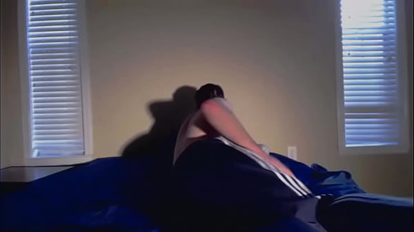 Play MP4 - Solo - jerking it hard