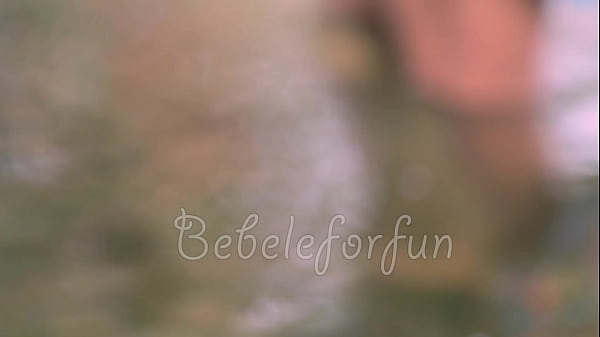 Pendeja putita caminando lista para cojer 