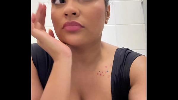 Gassy ballerina trying not to fart during show break 