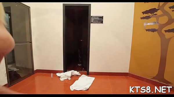 Smooth tranny'_s arse gets rammed