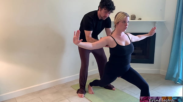Play MP4 - Stepson helps stepmom with yoga and stretches her pussy